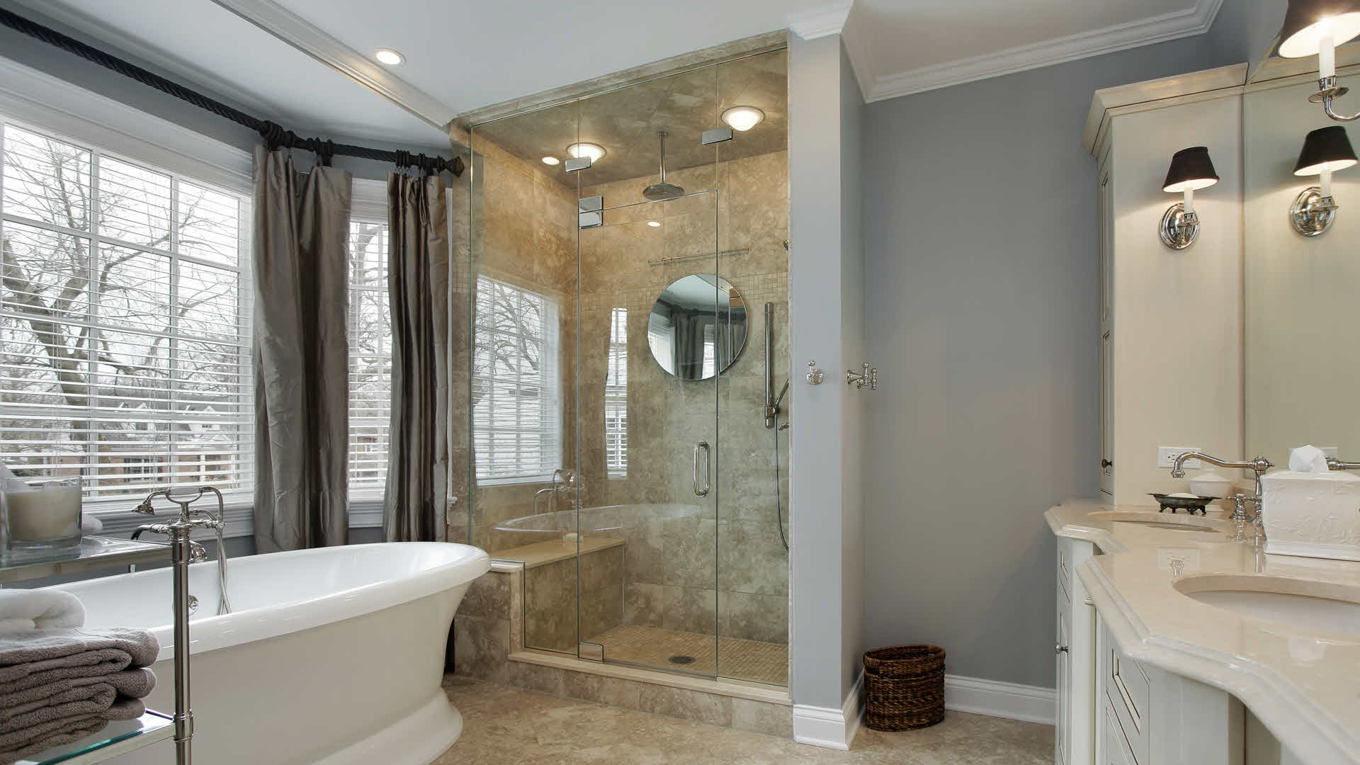 Need to make your bathtub or shower accessible for your aging body? We have bathing & shower solutions to help you enjoy the golden years at home.